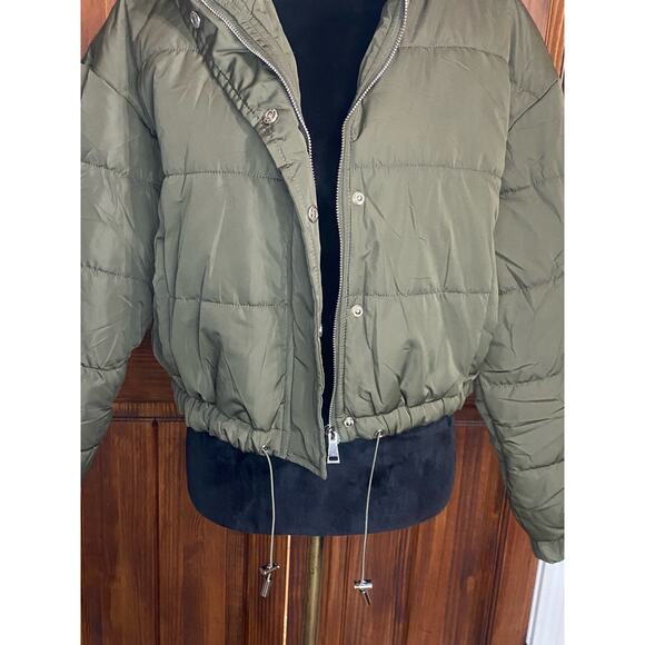 Army Green Women's Puffer Jacket, Size Large - Picture 3 of 6
